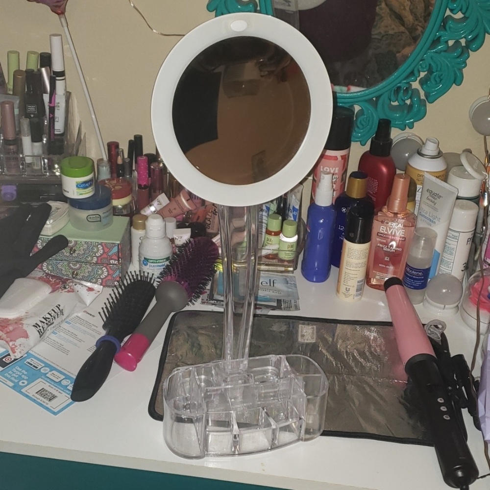 Toilettree organizer with lighted mirror